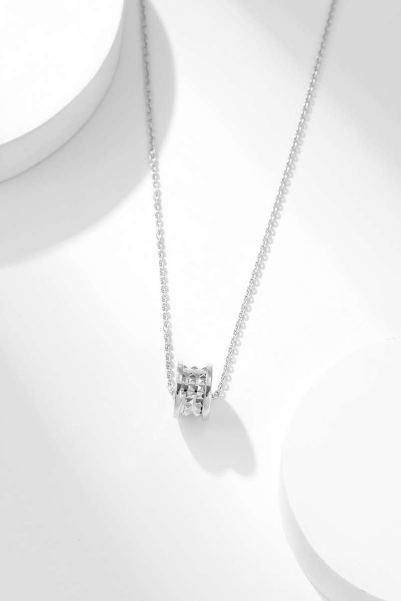 Bv1g*ai necklaces